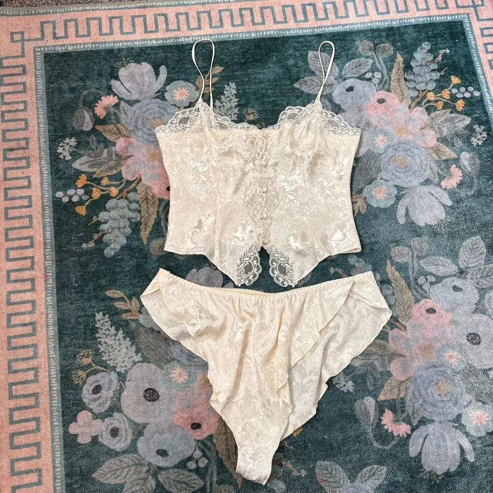 Victoria's Secret Gold Label Lingerie Pajama Set Womens Medium Cream Floral 2 Pc - Picture 1 of 16